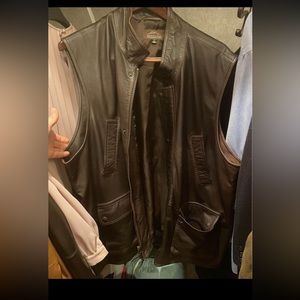 Men’s overland leather vest